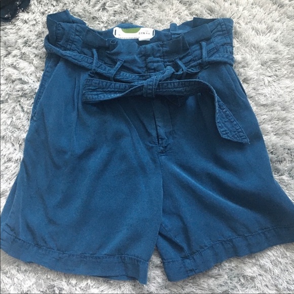Anthropologie blue paper bag Bermuda shorts - Picture 3 of 4